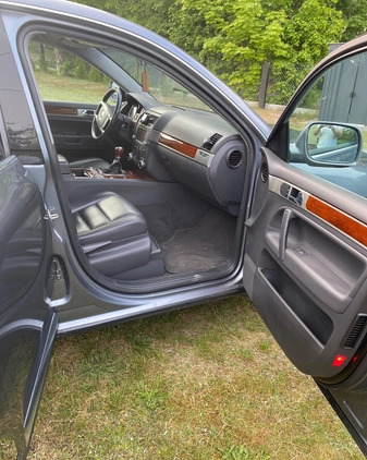 Volkswagen Touareg cena 22700 przebieg: 234000, rok produkcji 2004 z Miłosław małe 154